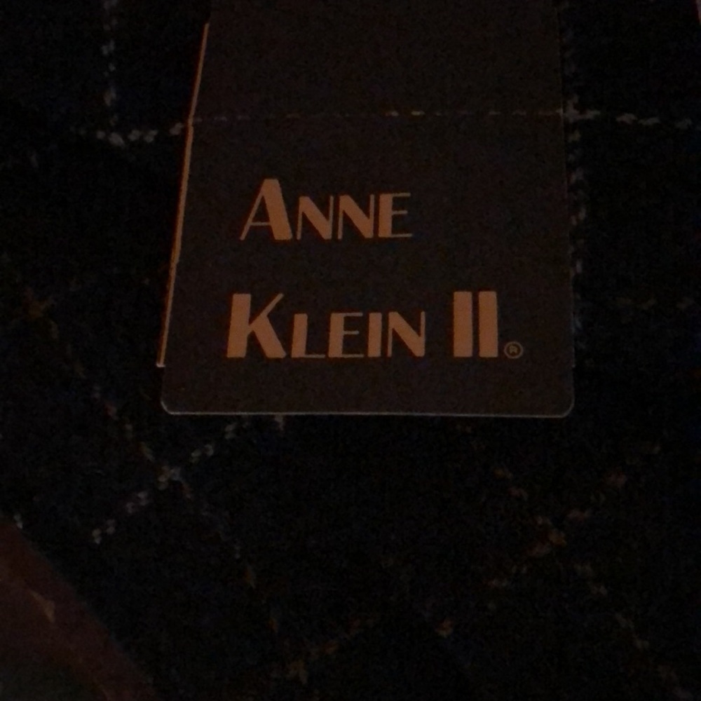 Ann Klein designer scarf - Picture 3 of 4